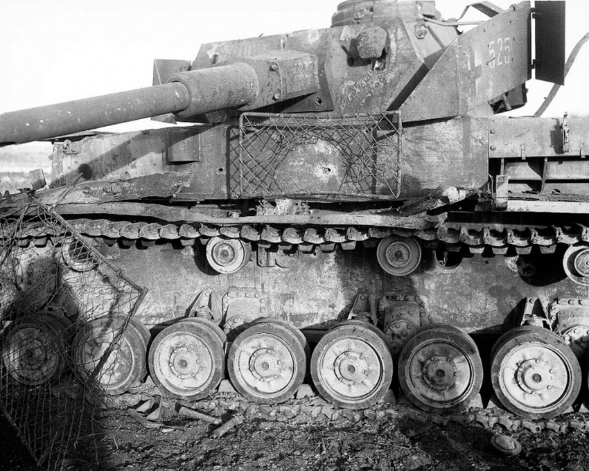 Немецкий танк Pz.Kpfw. IV Ausf. H (Sd Kfz 1612) с тактическим номером...