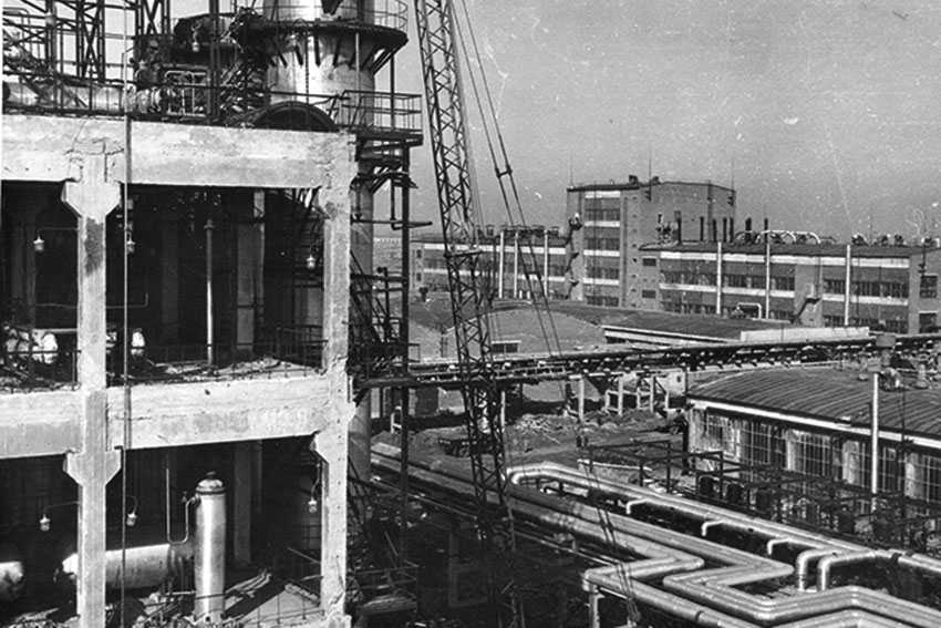 Уже в 1965 году более 350 предприятий страны и 8 иностранных...