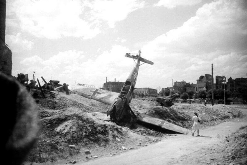 В центре Сталинграда, 1943 год.