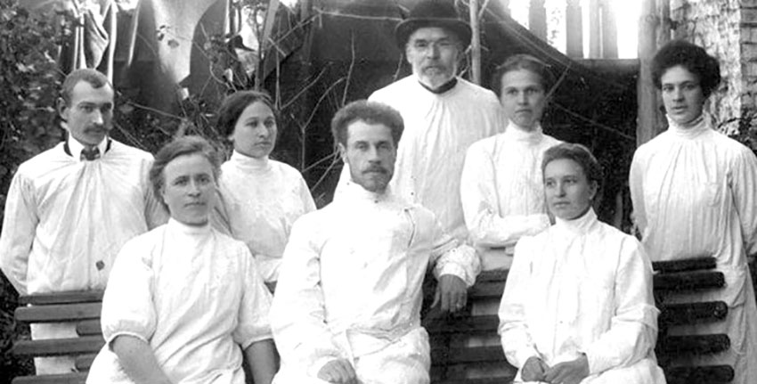 В январе 1904 года семейная пара переехала из Вятской губернии...