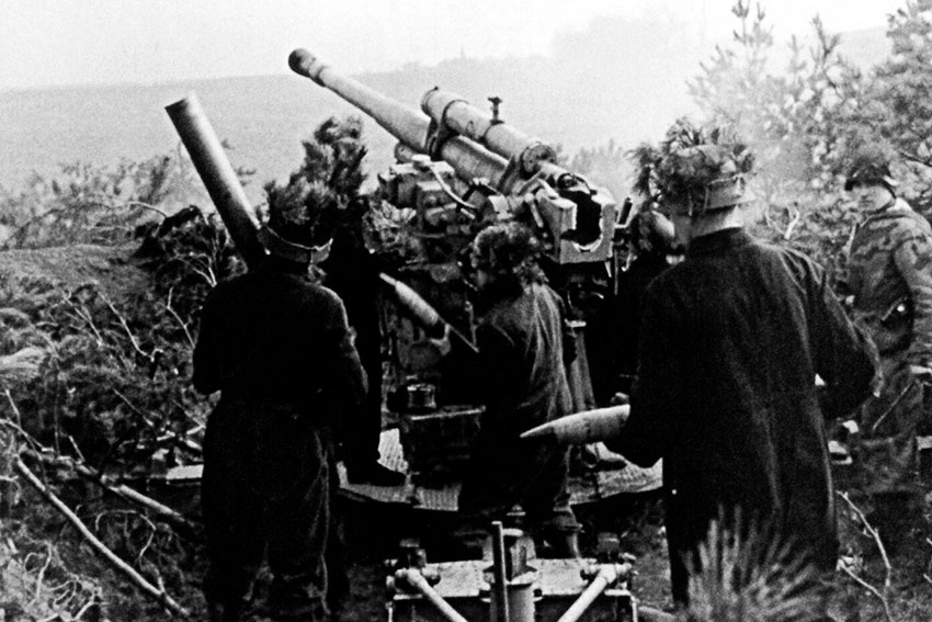 На Зееловских высотах, FlaK M39(r) — немецкое обозначение трофейной...
