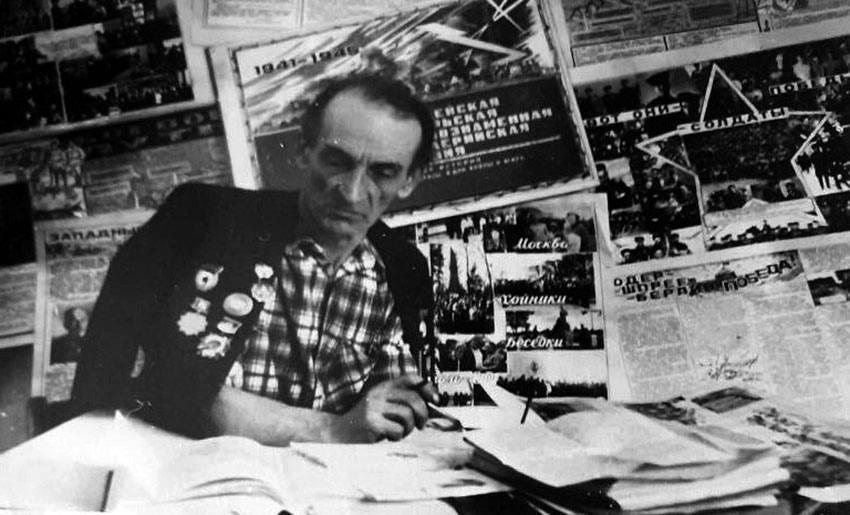 Эту главу я переписывал не один раз. Это самая трудная, самая...