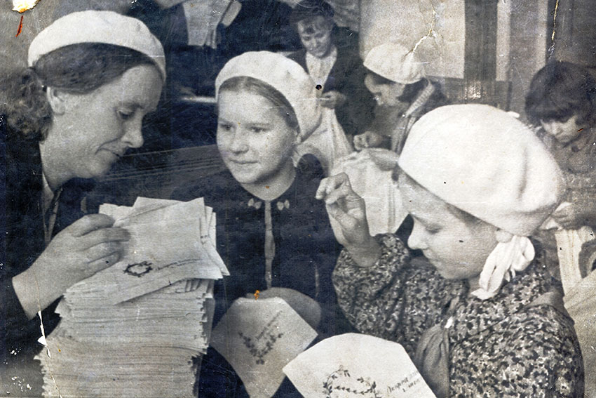 И еще я думаю: уходящие в бой из нашего Дворца солдаты были...
