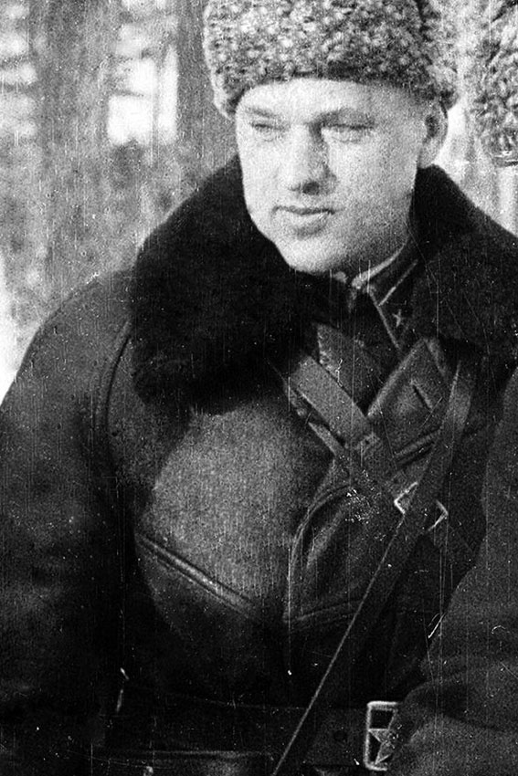 Так посчастливилось увидеть К.К. Рокоссовского. На возвышенности,...