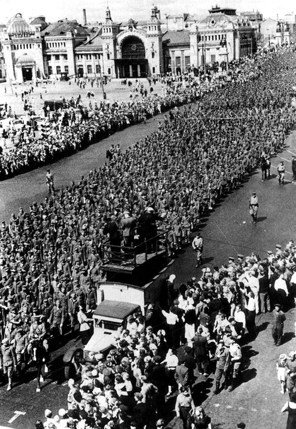 Марш немецких пленных состоялся 17 июля 1944 улицам Москвы...