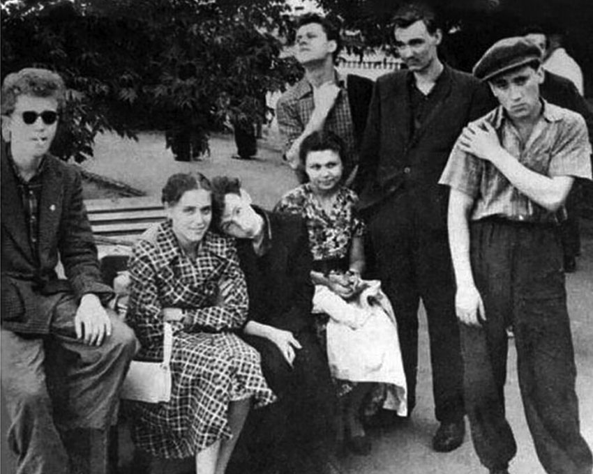 Студия МХАТ (слева направо) Валентин Буров, Марина Добровольская,...