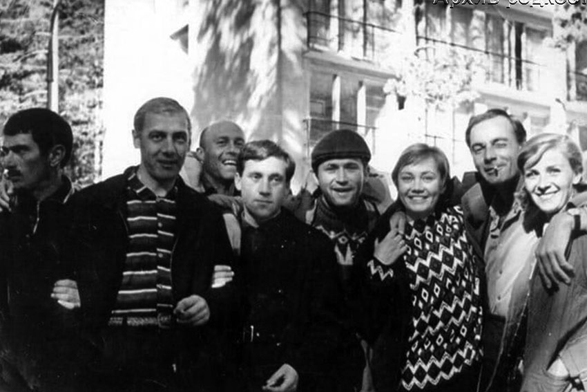 В Одессе во время съёмок фильма "Вертикаль", 1966 год.
