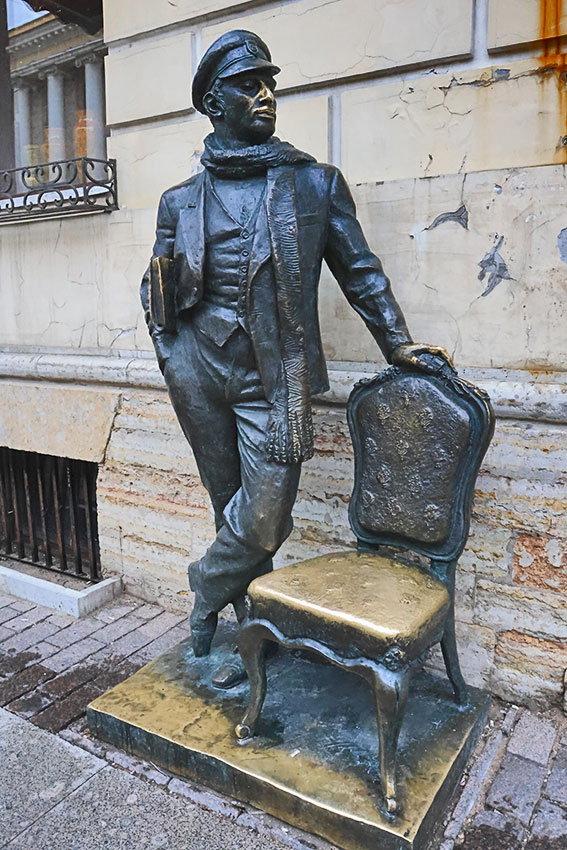 Памятник Остапу Бендеру (Санкт-Петербург)