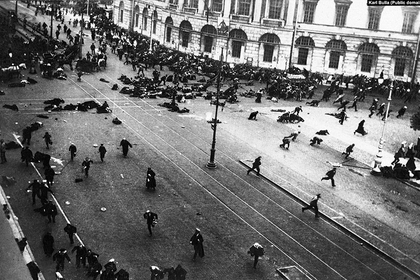 Расстрел демонстрации 4 июля 1917 года войсками Временного...