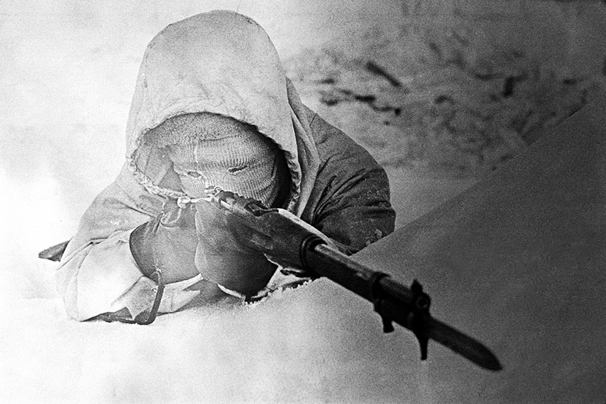 Финский снайпер Симо Хайха, "Белая смерть" в зимнем камуфляже,...