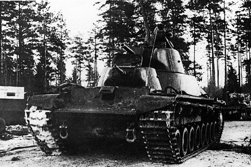 Тяжелый танк Т-100 на Карельском перешейке. Февраль 1940 год.