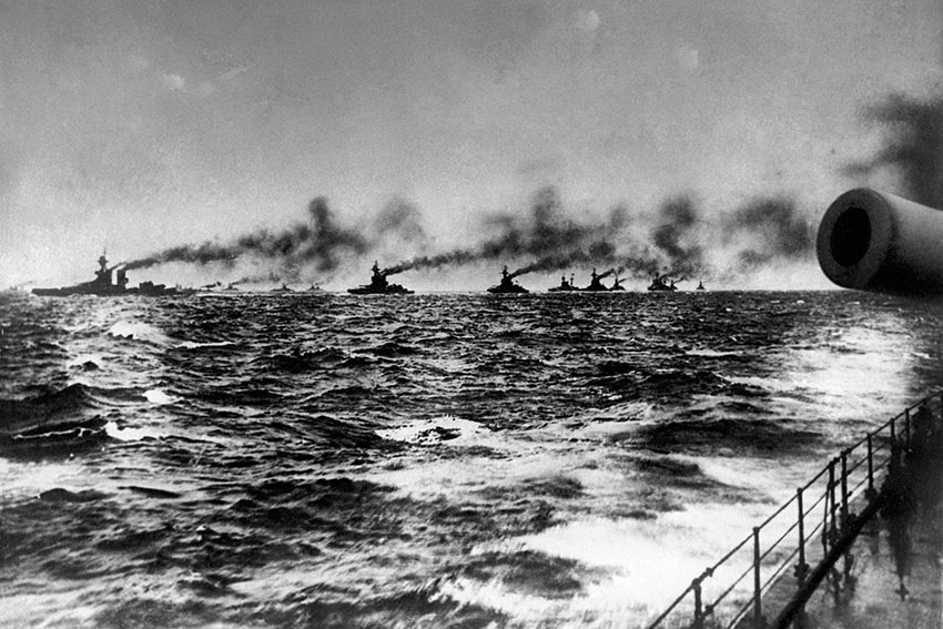 Грандиозная морская битва проходила в североморском проливе...