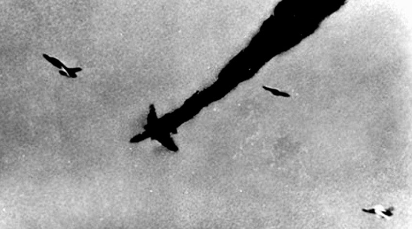 4 апреля 1965 года летчики на истребителях МиГ-17 открыли боевой...
