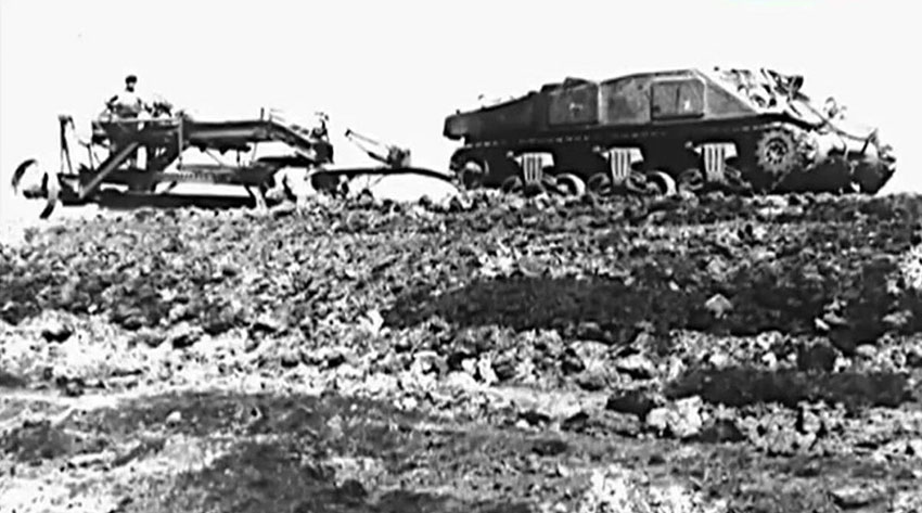 Весна, пашущий землю, Челябинская область, 1948 год.