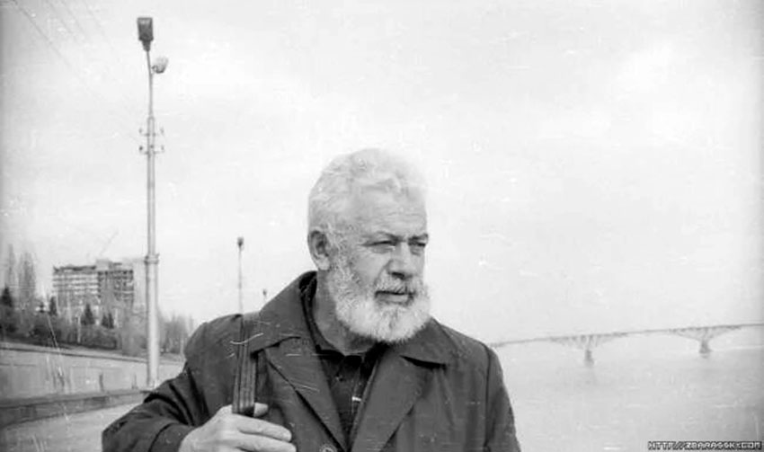 Прошли годы. Сталось так, что у Бориса Левановича Петрова...
