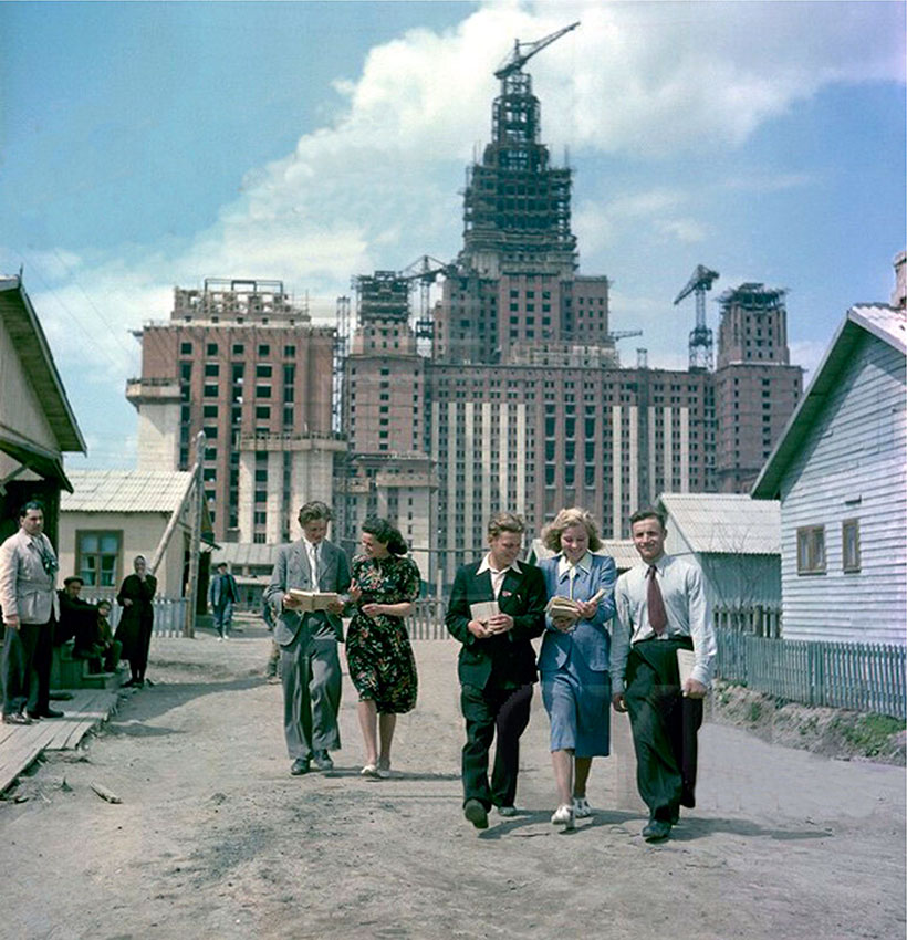Сталинские высотки меняют облик Москвы. Завершено строительство...