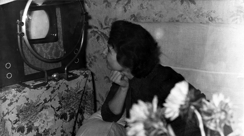 Девушка и телевизор КВН-49, 1954 год.