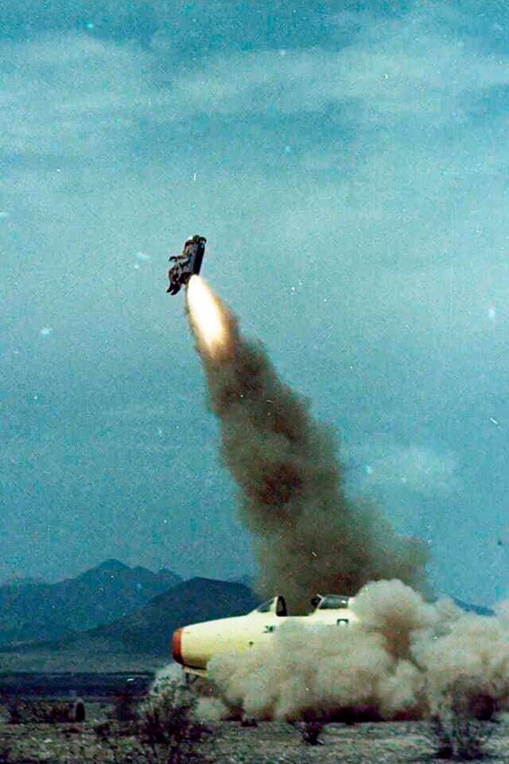 Тесты системы катапультирования, США, 1963 год.