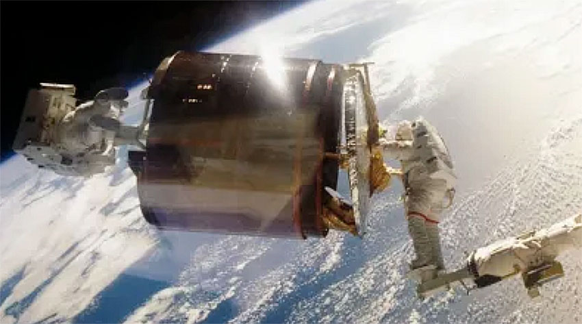 Во время миссии Challenger STS-41B, частью которой являлся Маккэндлесс...