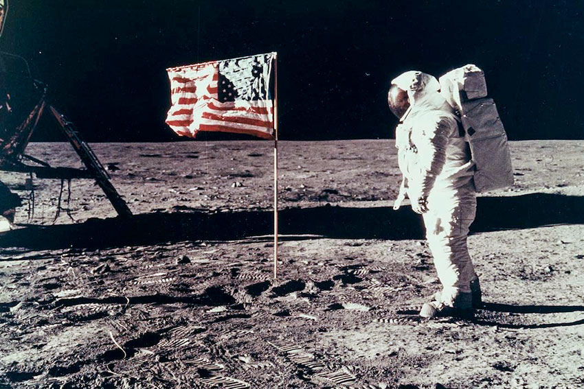 20 июля 1969 года американцы впервые высадились на Луну. Астронавты... 20 июля 1969 года американцы впервые высадились на Луну. Астронавты...
