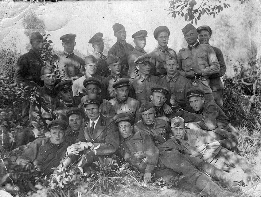 Из альбома Титоренко Виктора до военная фото.