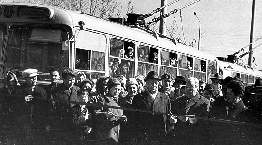 15 декабря было принято решение горисполкома «О вводе в... 15 декабря было принято решение горисполкома «О вводе в...
