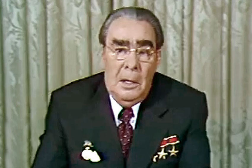 В 1971 году совершенствуется ритуал телевизионной встречи... В 1971 году совершенствуется ритуал телевизионной встречи...