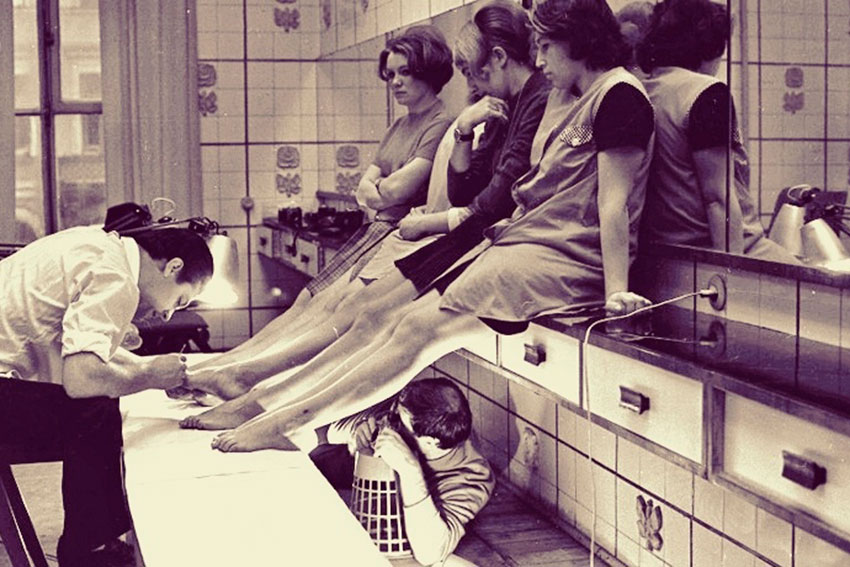 Москва 1970 год в педикюрном кабинете. Москва 1970 год в педикюрном кабинете.