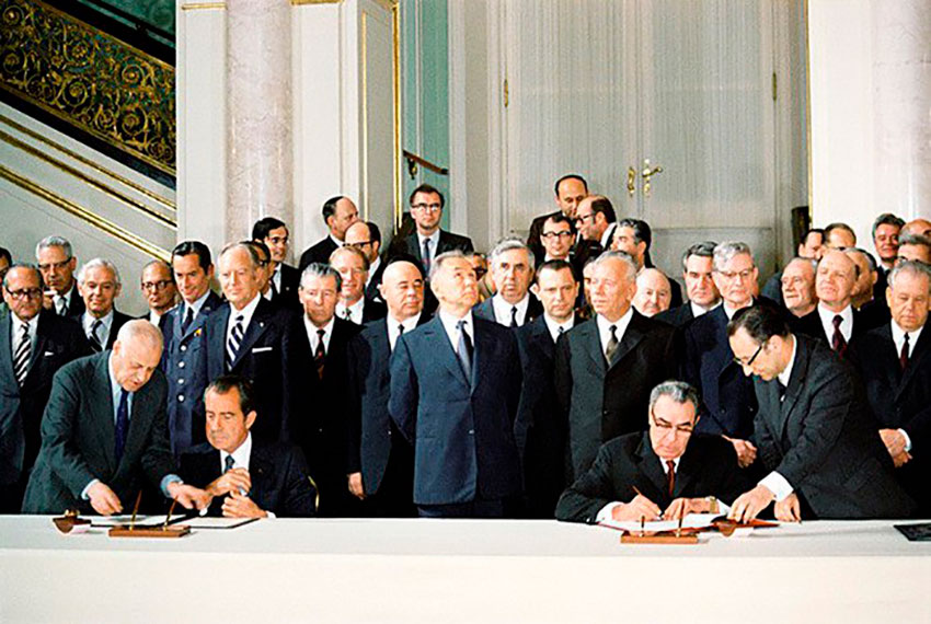 22 мая 1972 года состоялся первый за всю историю двухсторонних... 22 мая 1972 года состоялся первый за всю историю двухсторонних...