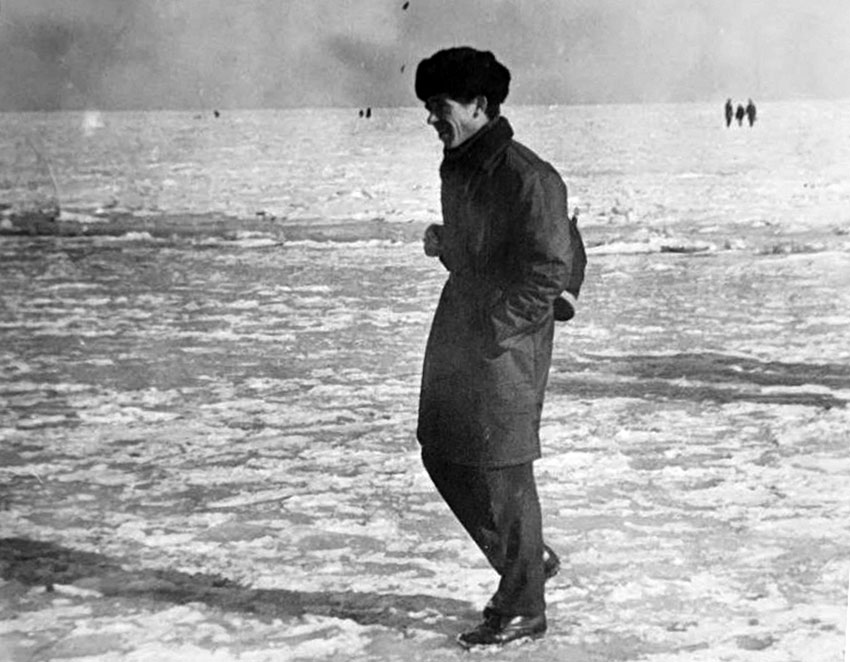 Замерзшее Чёрное-море, год примерно 1971-1972 год Замерзшее Чёрное-море, год примерно 1971-1972 год