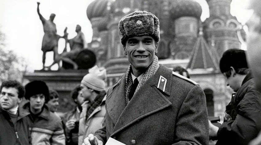 Арнольд Шварценеггер на съёмочной площадке фильма «Красная...