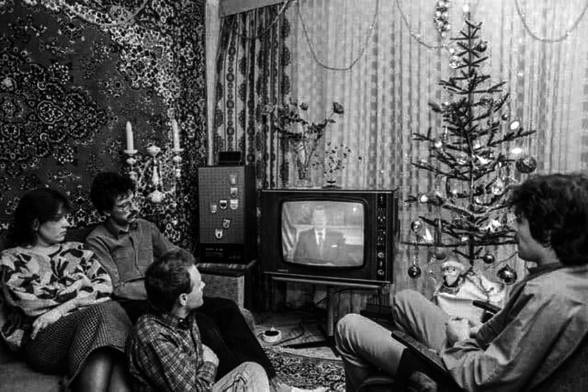 В 1988-м году с Новым годом советских людей на советском телевидении...