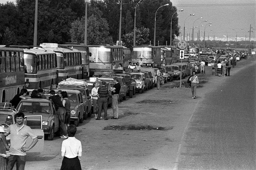 Огромная пробка возле границы Польши и Беларуси. 1990 год.,... Огромная пробка возле границы Польши и Беларуси. 1990 год.,...