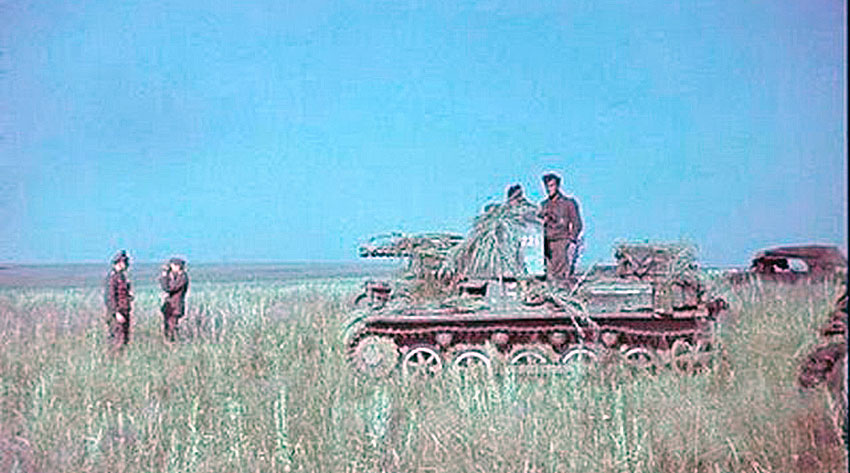 Panzerjäger-I 4,7см PaK (t) auf PzKpfw I Ausf B лето 1941 год. Panzerjäger-I 4,7см PaK (t) auf PzKpfw I Ausf B лето 1941 год.