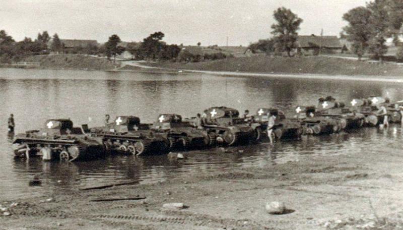 На помывке, лето на Украине, 1941 год. На помывке, лето на Украине, 1941 год.