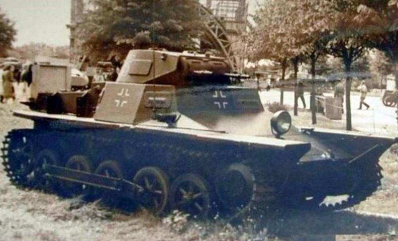 Немецкий танк Pz.I. Московский парк им. Горького. Выставка... Немецкий танк Pz.I. Московский парк им. Горького. Выставка...