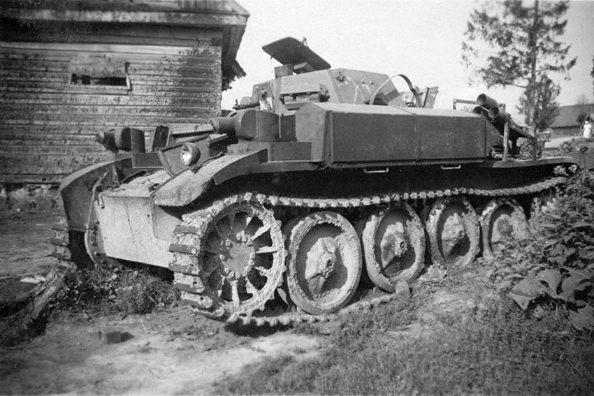 Немецкий огнеметный танк Flammpanzer II «Фламинго». Немецкий огнеметный танк Flammpanzer II «Фламинго».