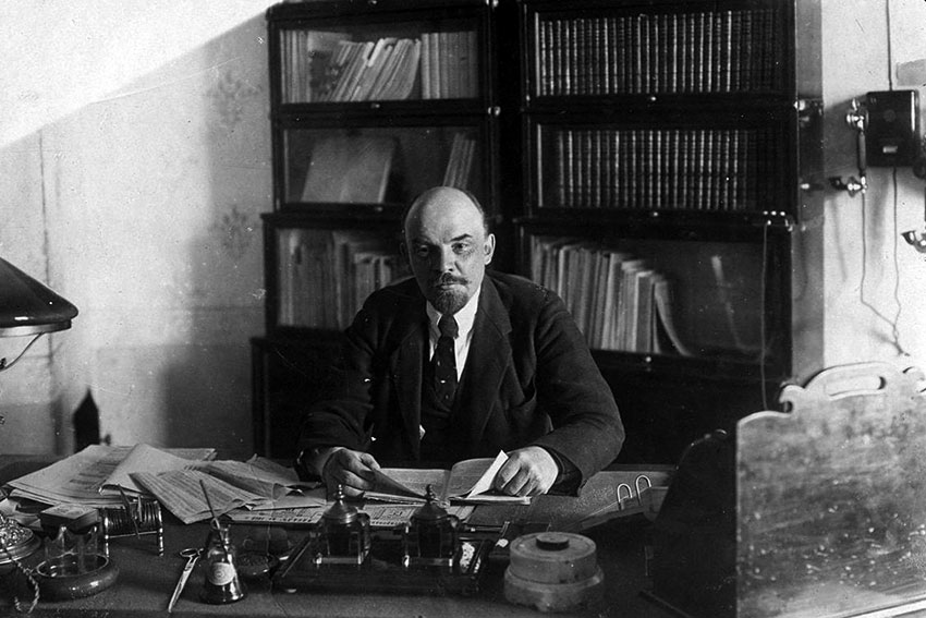 День рождения Владимира Ленина (1870-1924) День рождения Владимира Ленина (1870-1924)