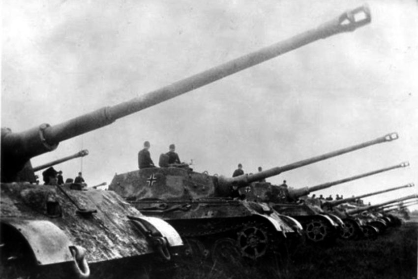 Последний парад танков, 1944 год. Последний парад танков, 1944 год.