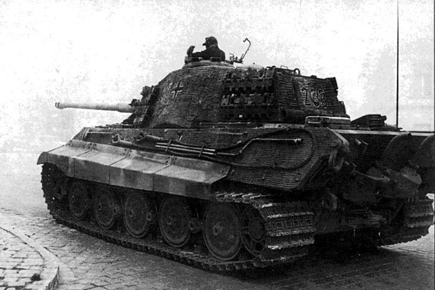 Тигр II под Будапештом, 1945 год. Тигр II под Будапештом, 1945 год.