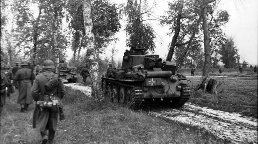 Немцы в березовой роще, север СССР, октябрь 1941 год. Немцы в березовой роще, север СССР, октябрь 1941 год.