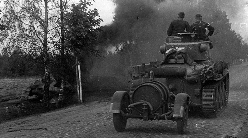 Танк Pz.Kpfw.38(t) из состава немецкой 7-й танковой дивизии на... Танк Pz.Kpfw.38(t) из состава немецкой 7-й танковой дивизии на...