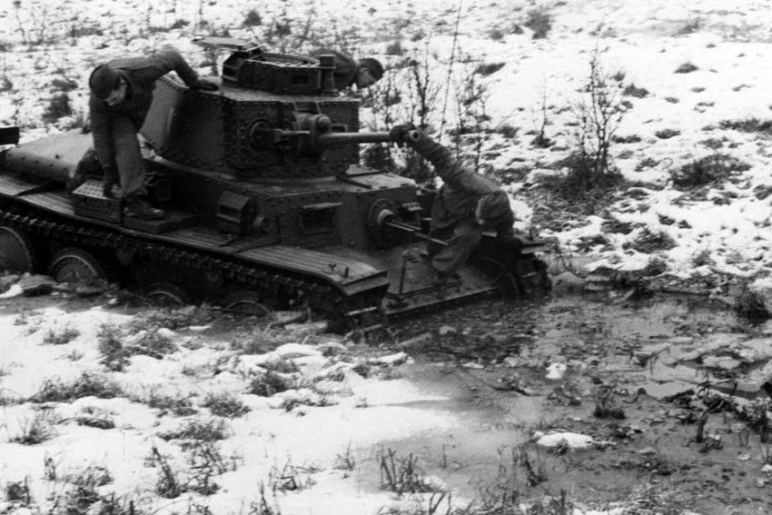 На дорогах СССР застрял, Pz.38, 1941 год. На дорогах СССР застрял, Pz.38, 1941 год.
