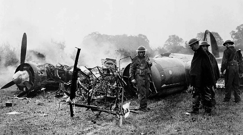 Юнкерс Ju-88A-1 из штабного звена 1-й группы эскадры KG 77. Англия,... Юнкерс Ju-88A-1 из штабного звена 1-й группы эскадры KG 77. Англия,...