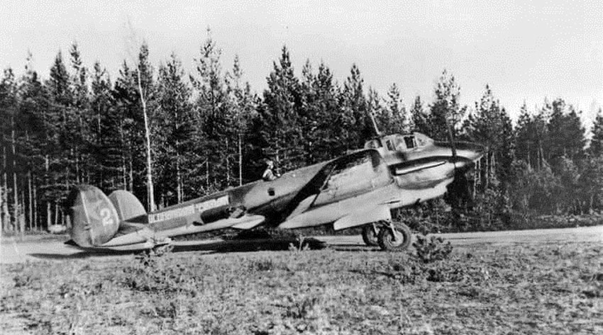 Самолет-разведчик Пе-2Р Ленинградская область, сентябрь... Самолет-разведчик Пе-2Р Ленинградская область, сентябрь...