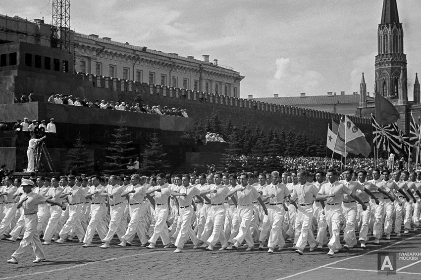 12 августа 1945 года, на Красной площади состоялся парад.