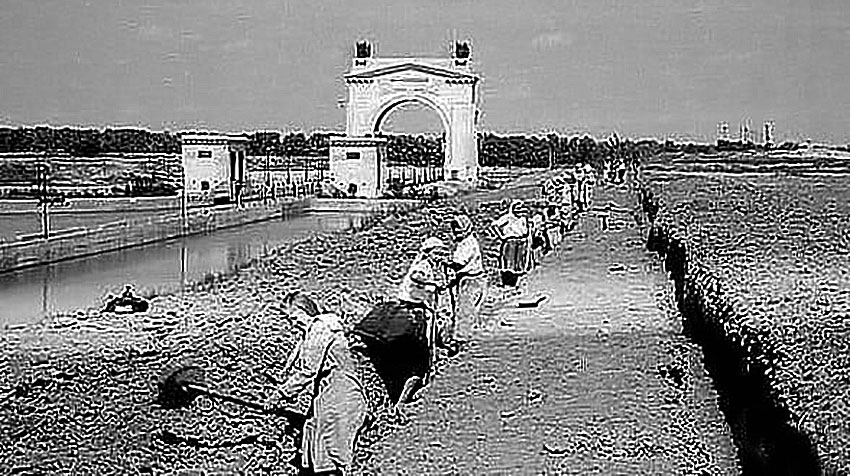 <b>В 1949 году</b> для строительства власти набирали рабочих...