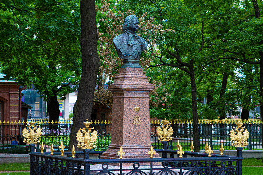 Открытие памятника Петру I состоялось 30 августа 1875 года...