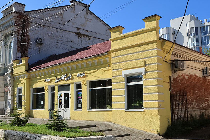 Ещё один "подозрительный объект" - здание бывшей центральной...