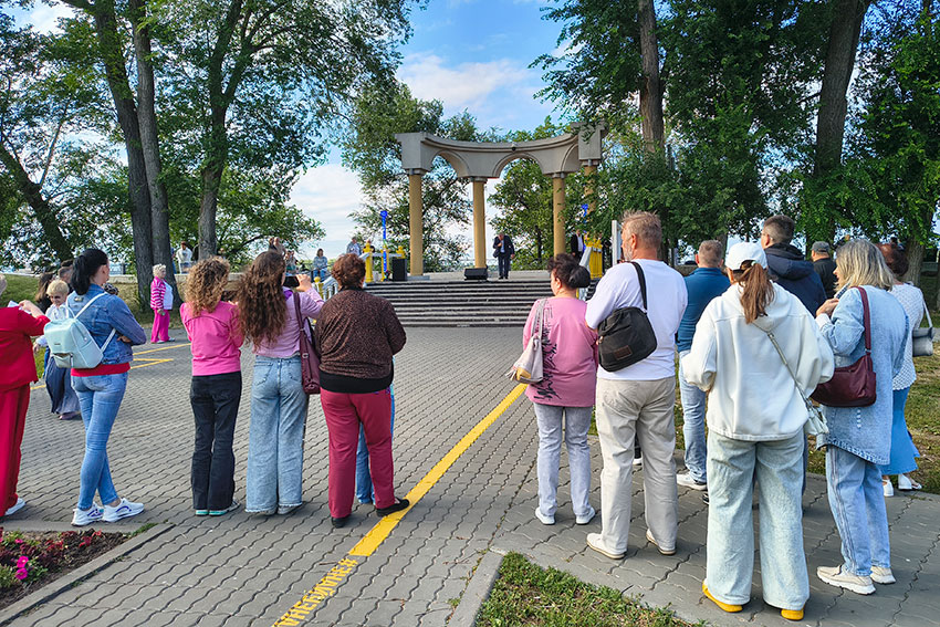 Субботние вечера в Покровском парке